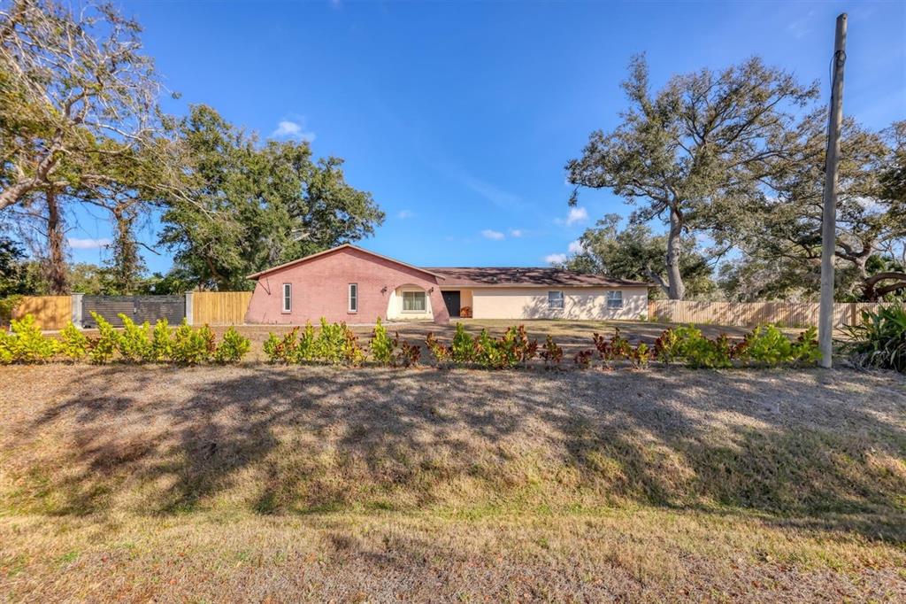 3917 DESOTO ROAD