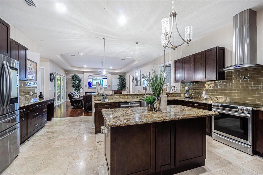 13102 DONE GROVEN DRIVE, DOVER, FL — photo 4 of 30