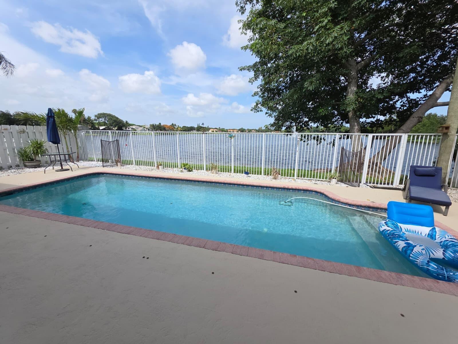 5220 NW 53rd Avenue, Coconut Creek FL 33073
