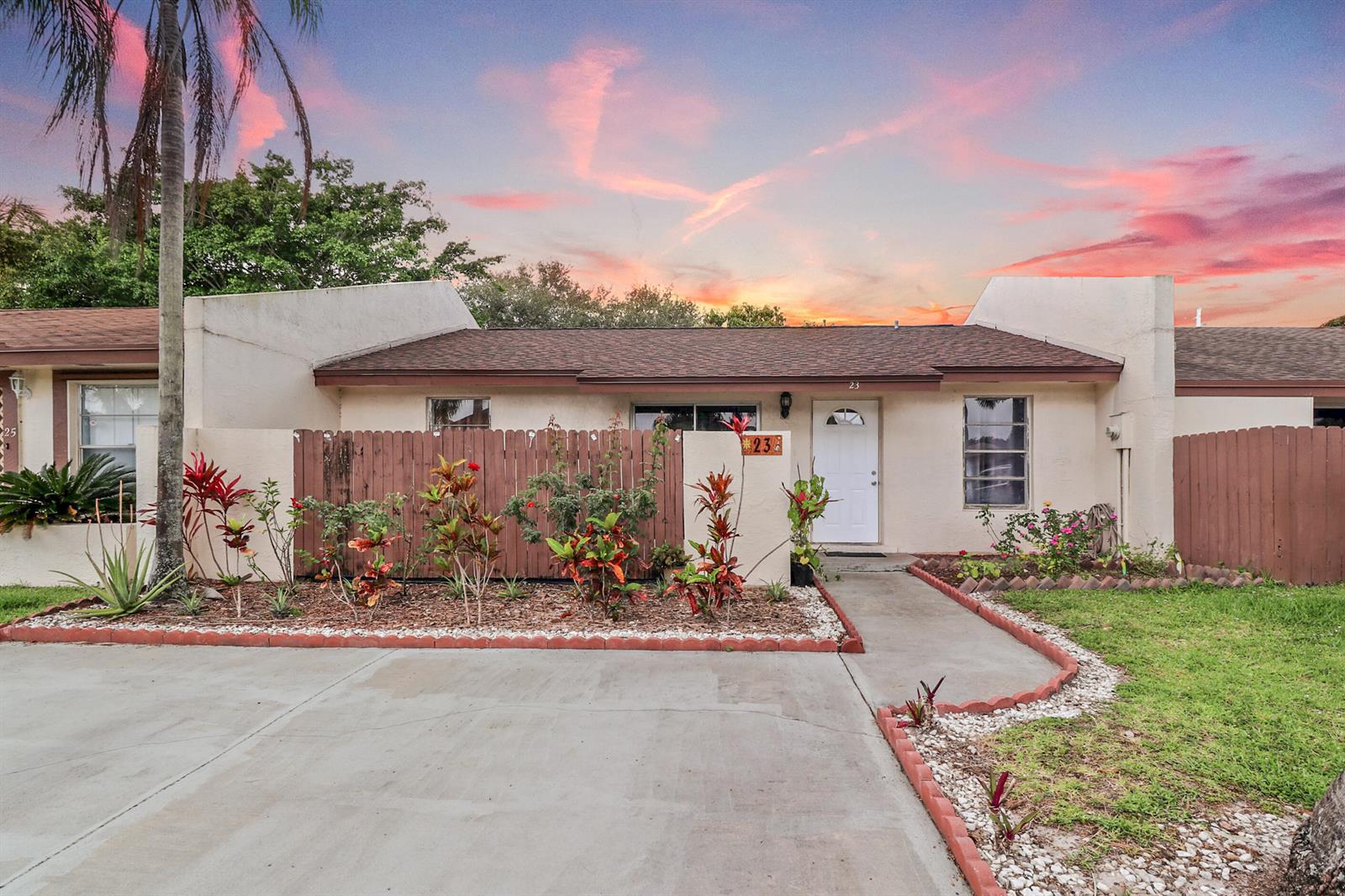 23 Chelsea Lane, Boynton Beach FL 33426