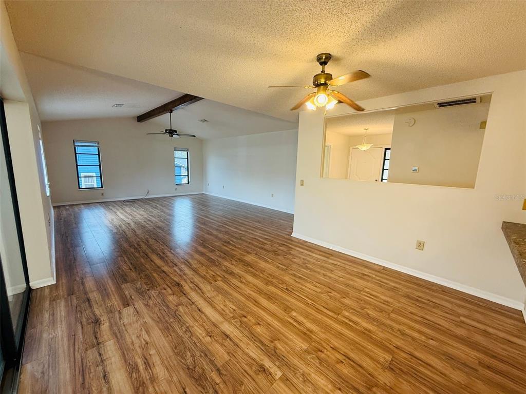 8992 HERNANDO WAY, WEEKI WACHEE, FL — photo 5 of 20