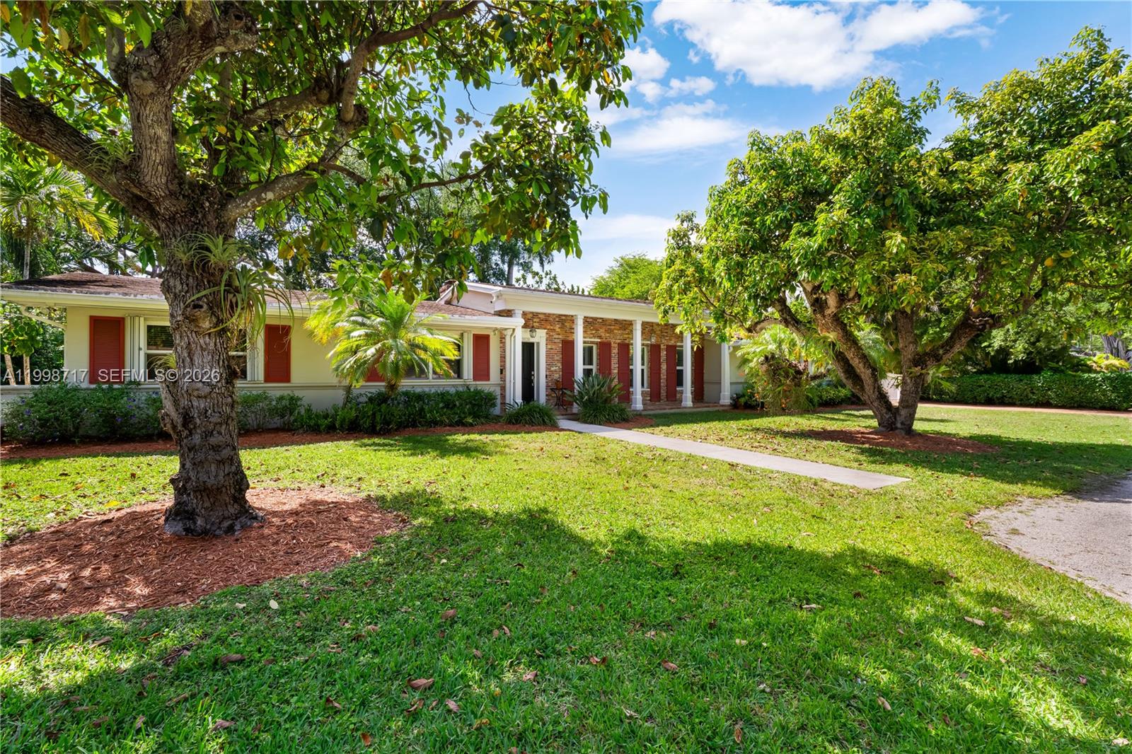 9830 SW 69th Ave, Pinecrest FL 33156