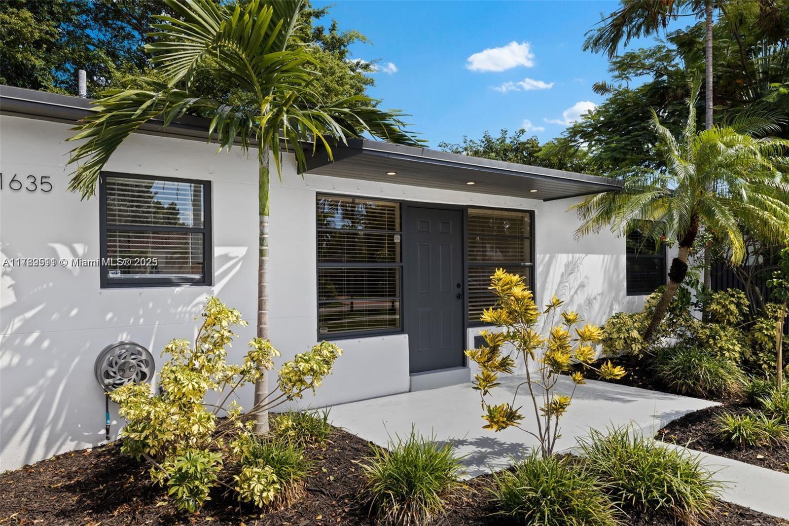1635 Liberty St, Hollywood FL 33020