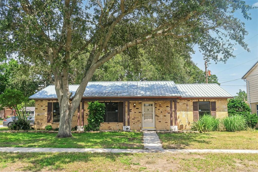 1706 DANA PLACE