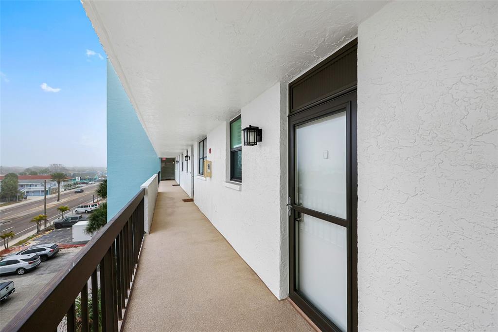 14900 GULF BOULEVARD UNIT 304, MADEIRA BEACH, FL — photo 4 of 30