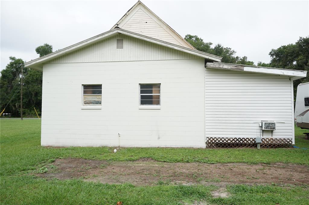 12701 NW 38TH AVENUE, REDDICK, FL — photo 4 of 22