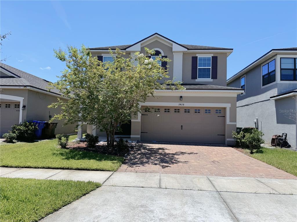 2428 CHATEAU LOOP