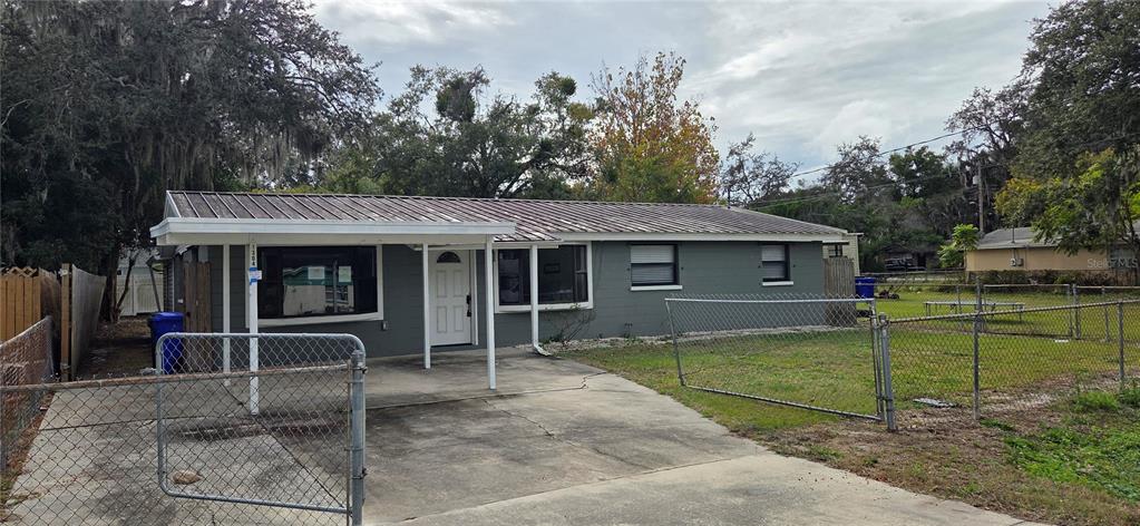 1304 MAYFLOWER DRIVE