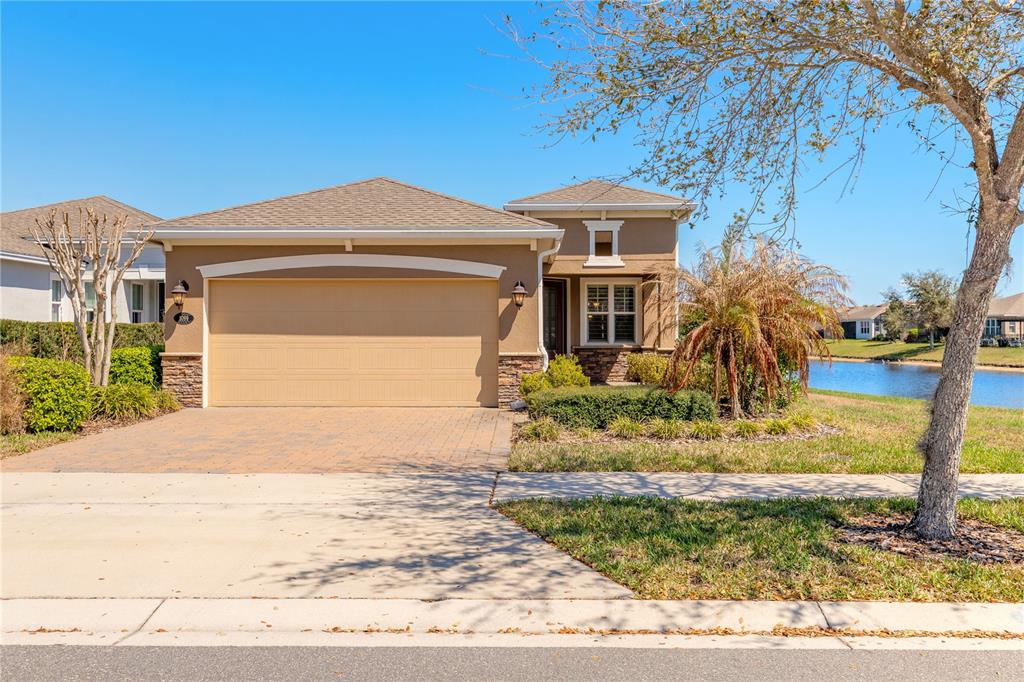 1099 LINCOLNSHIRE DRIVE