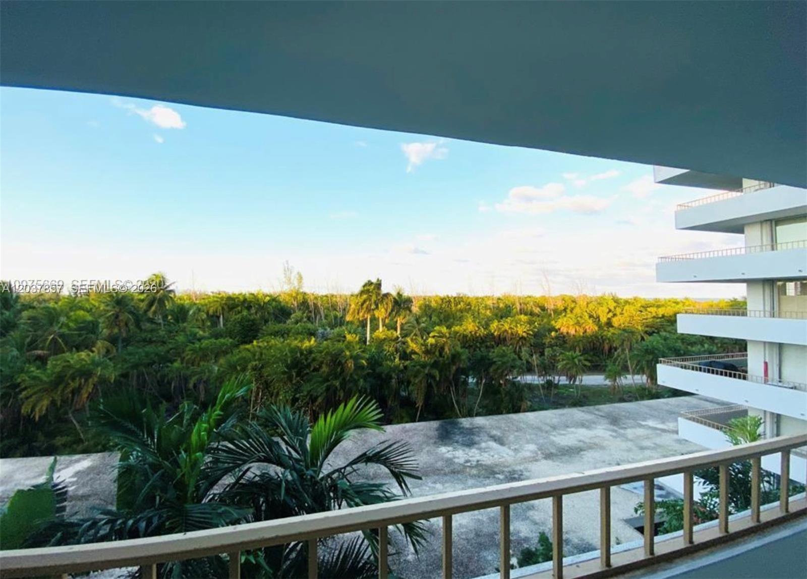 155 Ocean Lane Dr # 504, Key Biscayne FL 33149