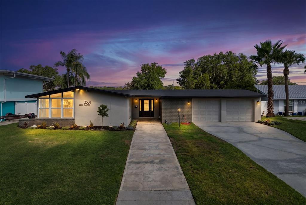 2501 REEF COURT