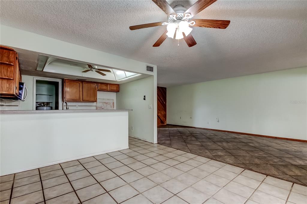 965 WHITMAN DRIVE, SARASOTA, FL — photo 4 of 30