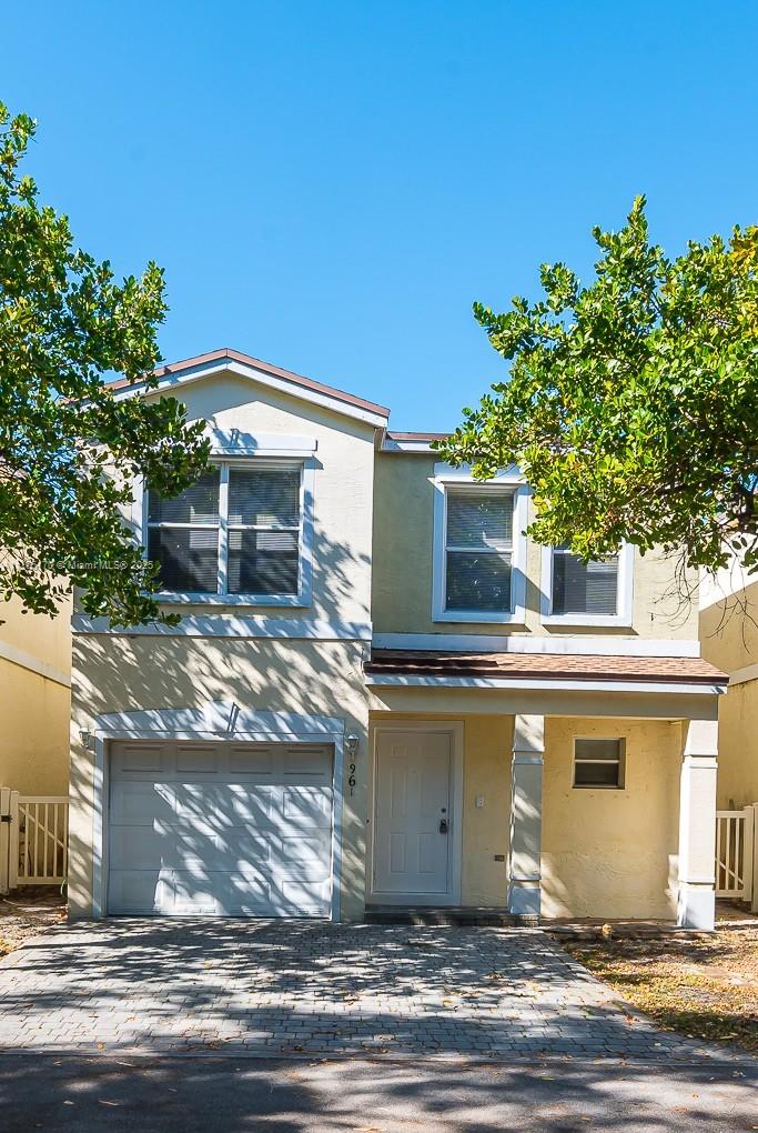 961 SW 15th St, Deerfield Beach FL 33441