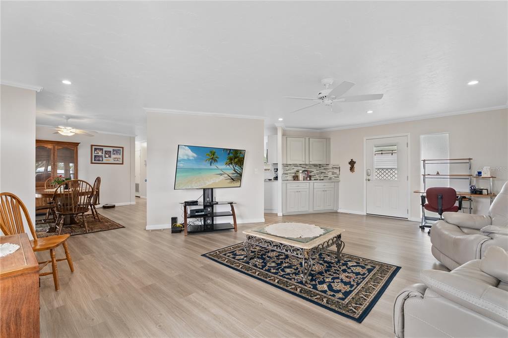808 53RD AVENUE E UNIT 18, BRADENTON, FL — photo 4 of 30