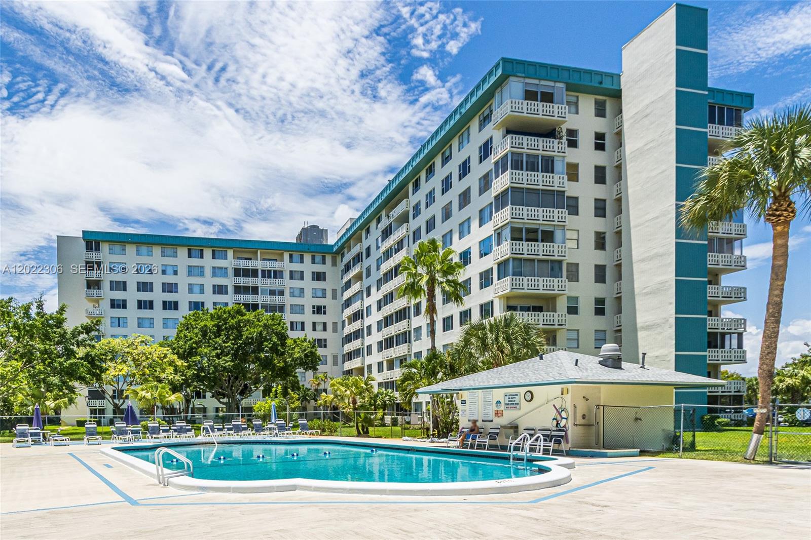 4330 Hillcrest Dr # 506, Hollywood FL 33021