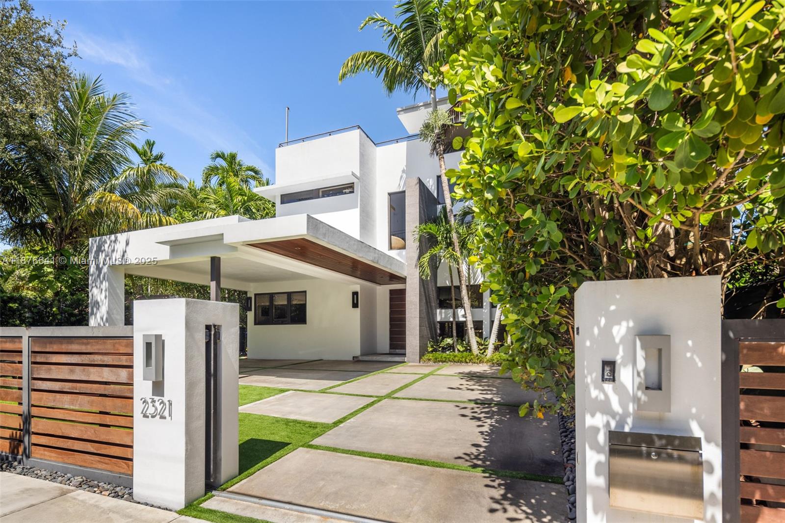 2321 Trapp Ave, Coconut Grove FL 33133
