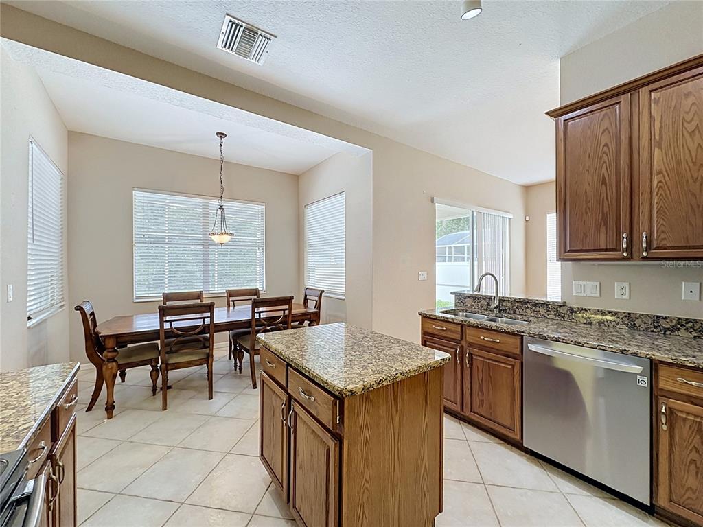 468 PINEWOOD DR, DAVENPORT, FL — photo 2 of 30