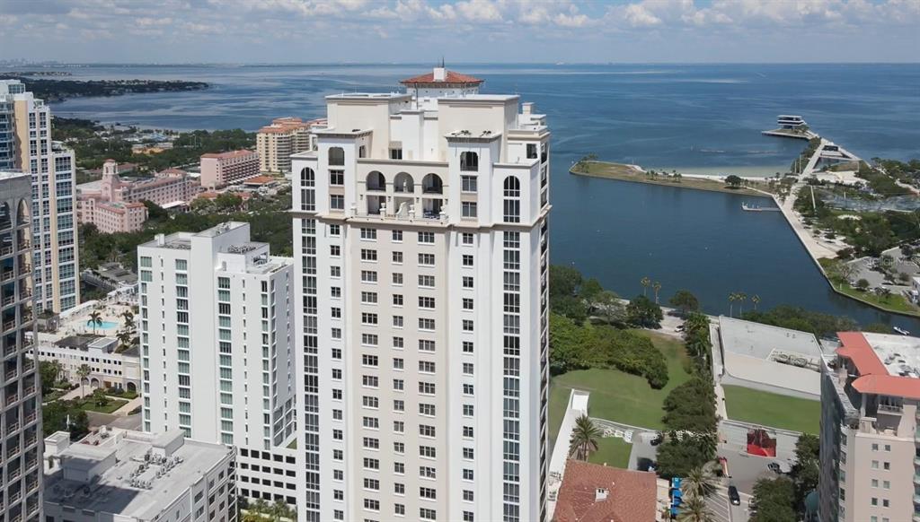 300 BEACH DRIVE NE UNIT 1104