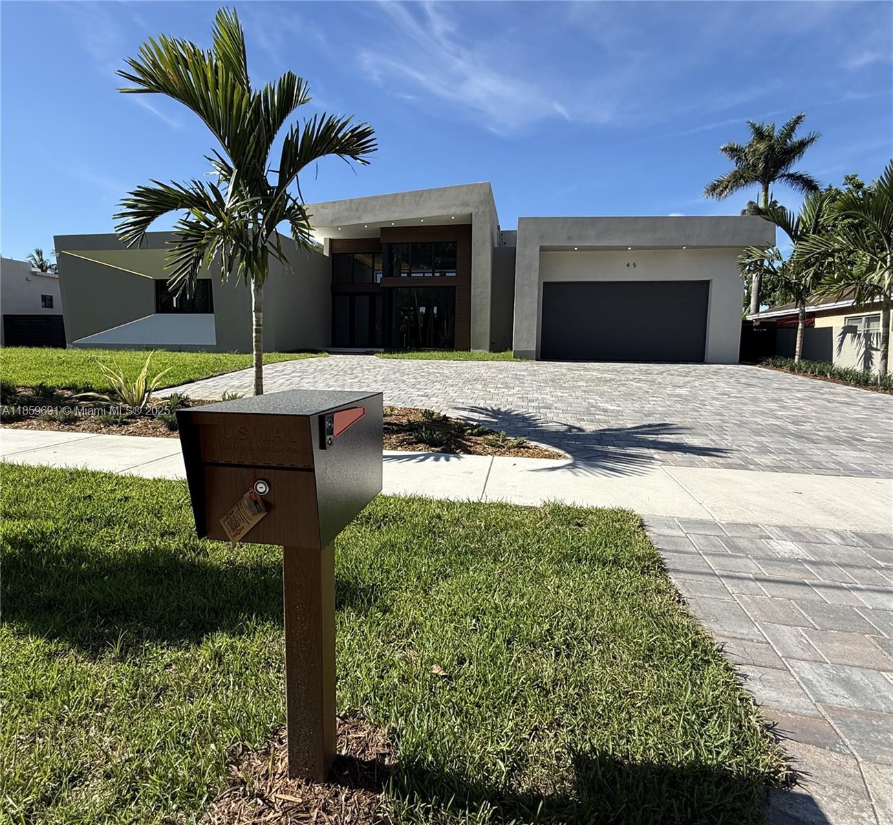 45 NW 158th St, Unincorporated Dade County FL 33169