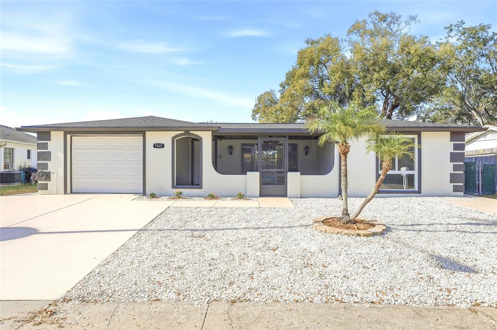 9821 LAKESIDE LANE