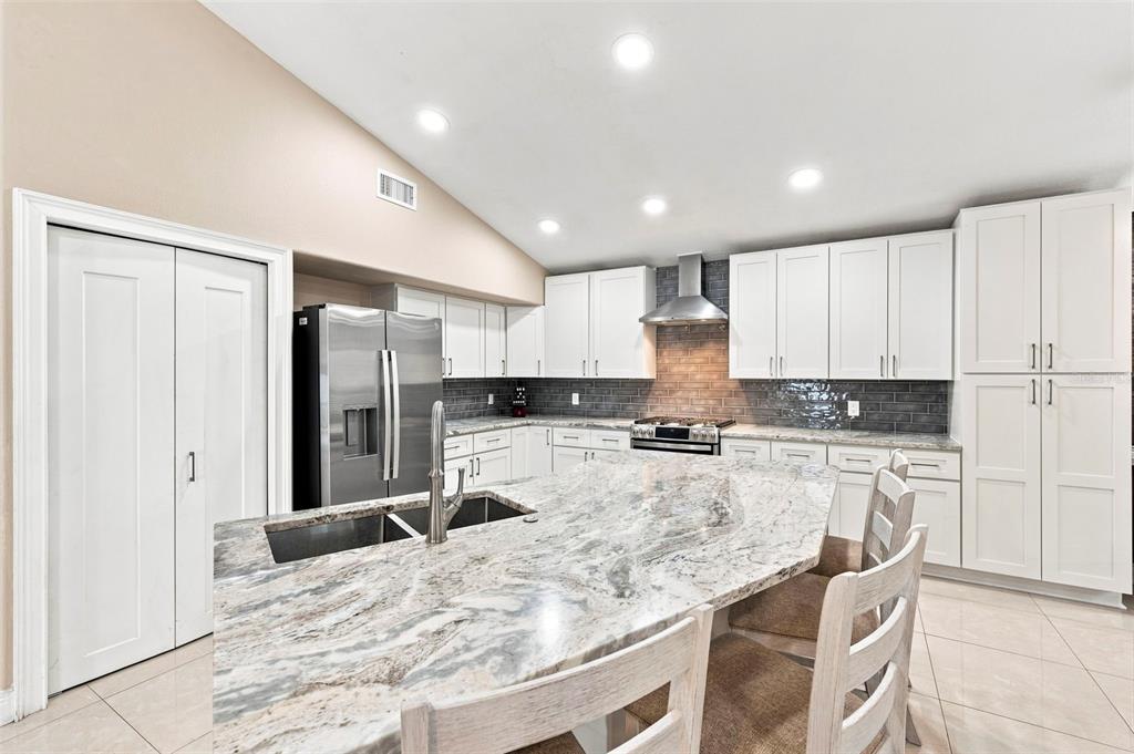 16502 CAYMAN DRIVE, TAMPA, FL — photo 4 of 30