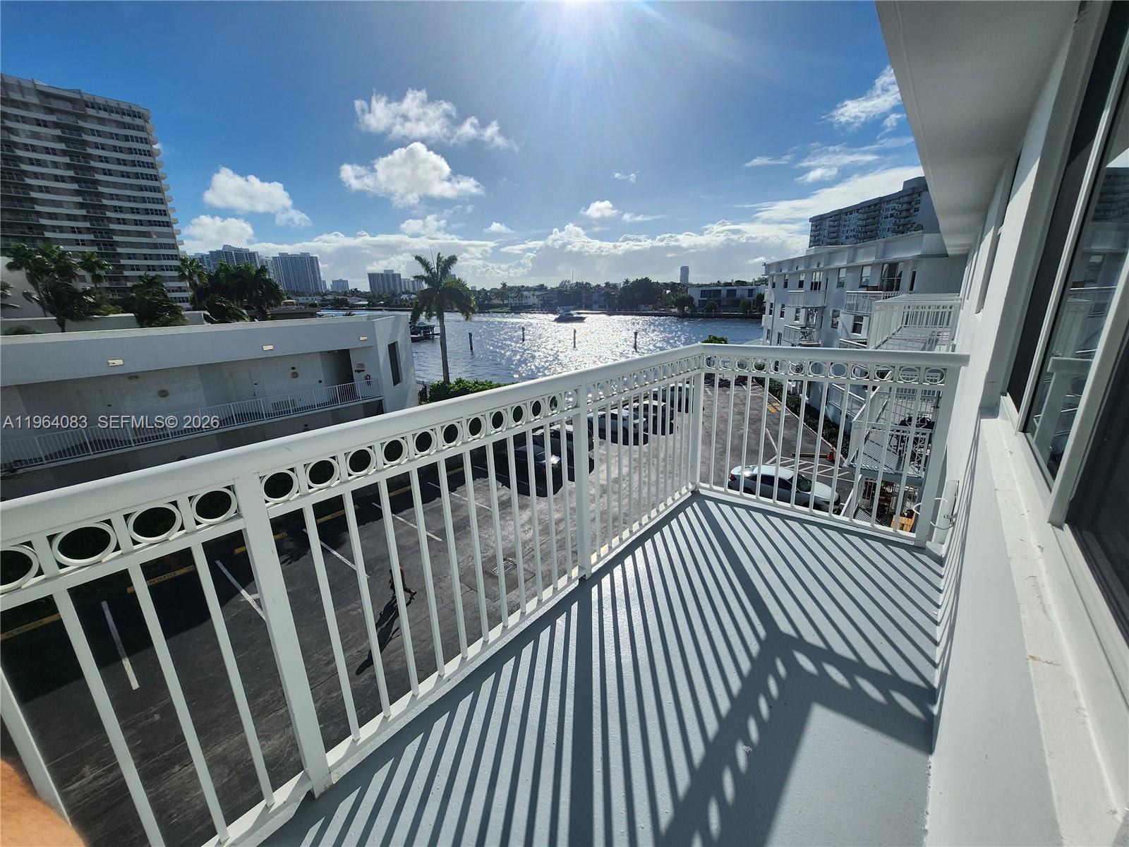 1913 S Ocean Dr # 423, Hallandale Beach FL 33009
