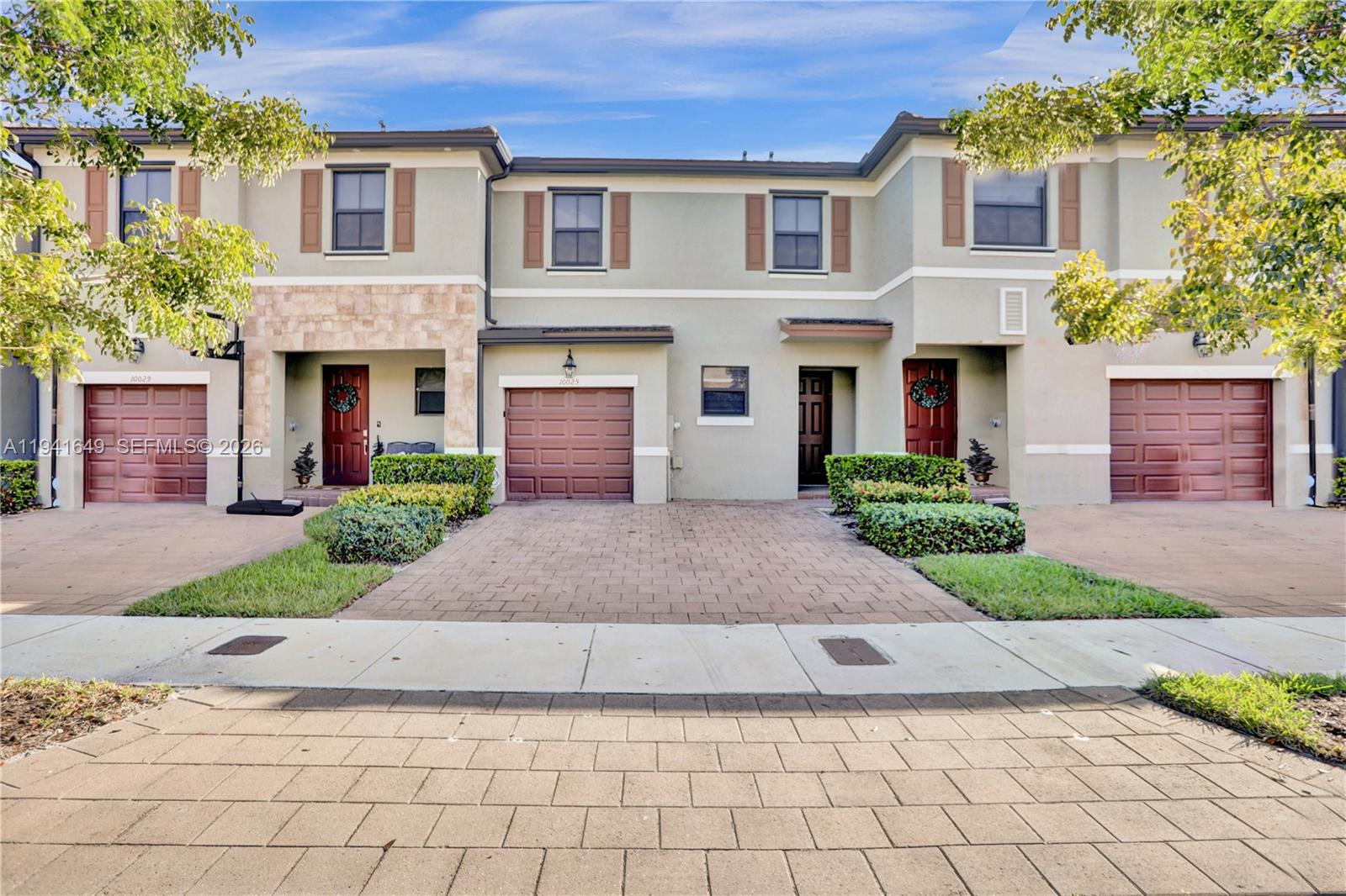 10025 W 32nd Ln, Hialeah FL 33018
