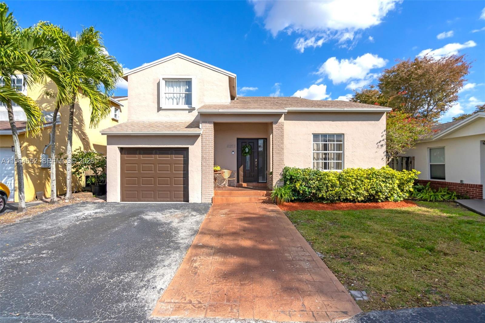 8253 NW 192nd Ter, Hialeah FL 33015