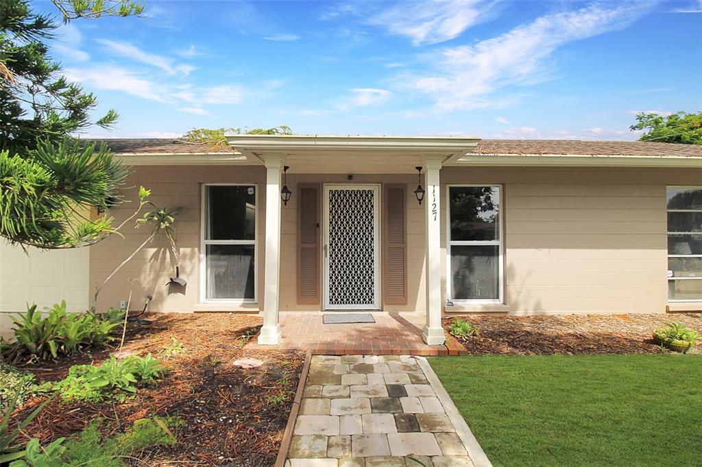 1127 DE LEO DRIVE, SARASOTA, FL — photo 3 of 30
