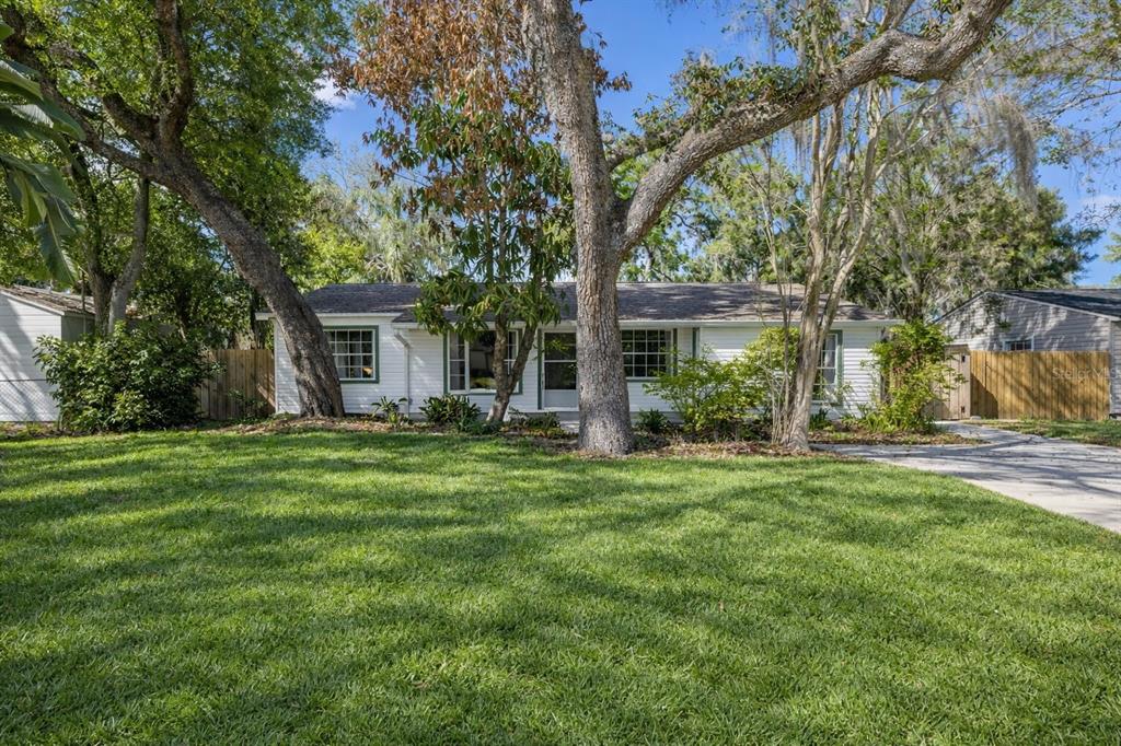 815 W LOWRY LANE