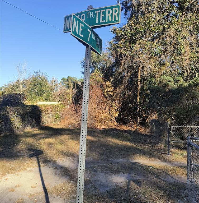 1929 NE 7TH PLACE, GAINESVILLE, FL — photo 4 of 19