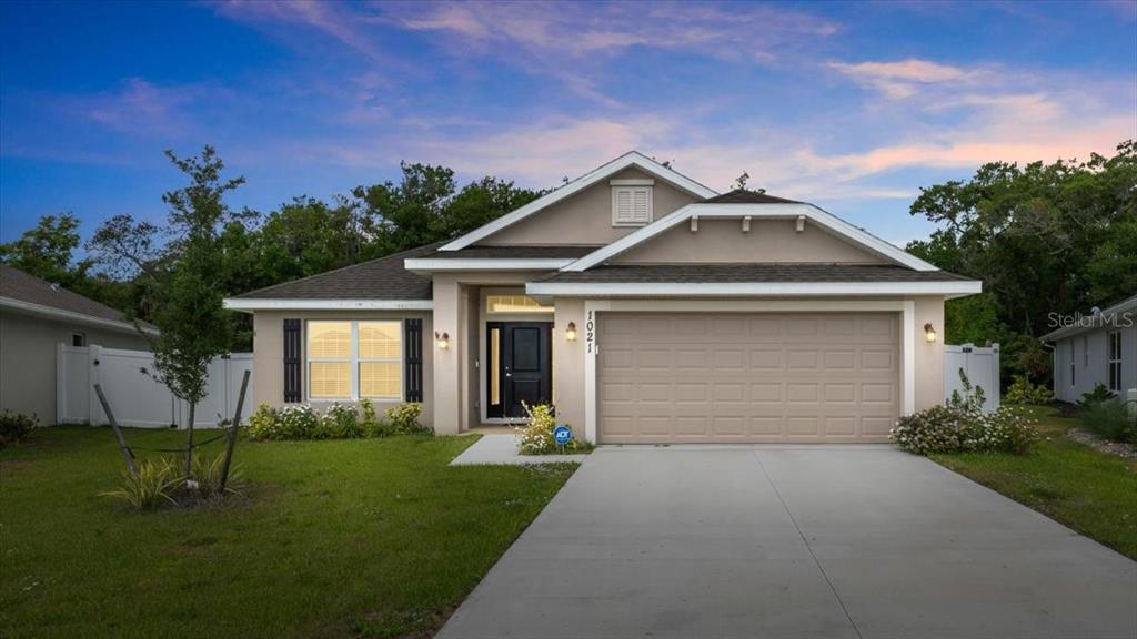 1021 TUPELO CIRCLE