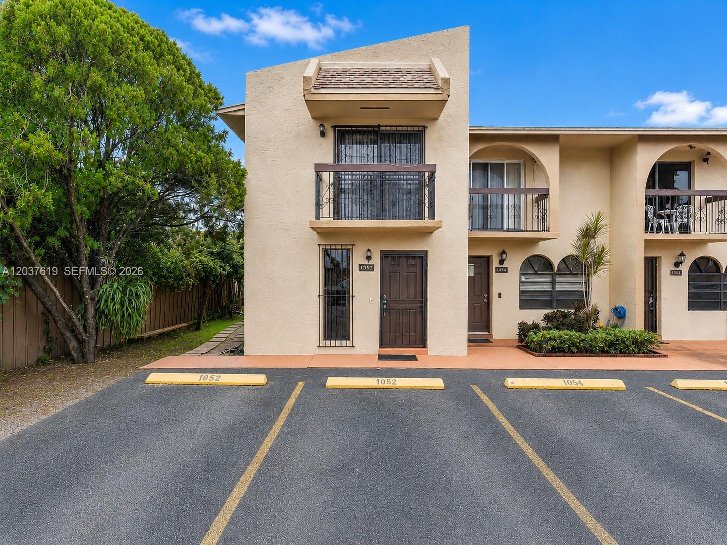 1052 W 79th St # 11, Hialeah FL 33014