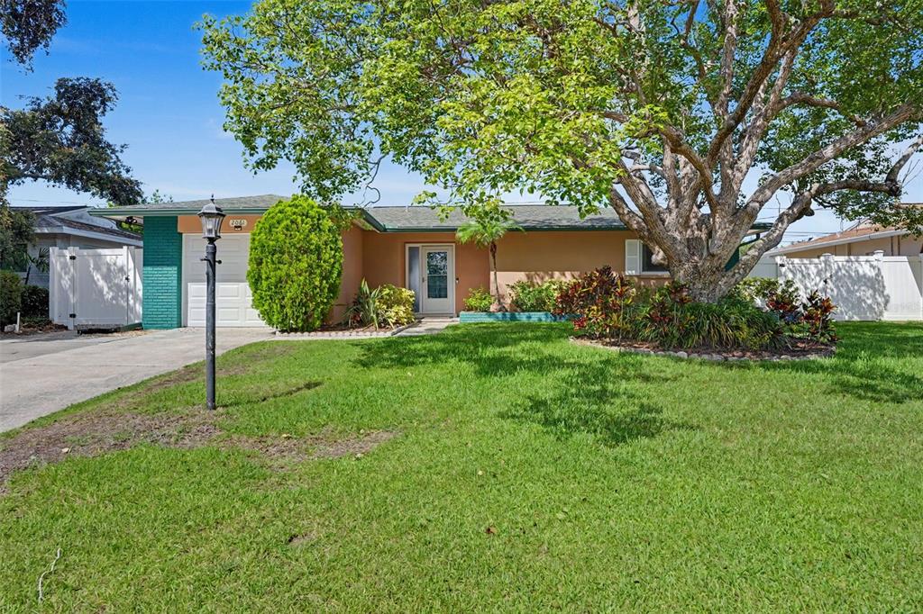 2061 FAIR OAK DRIVE