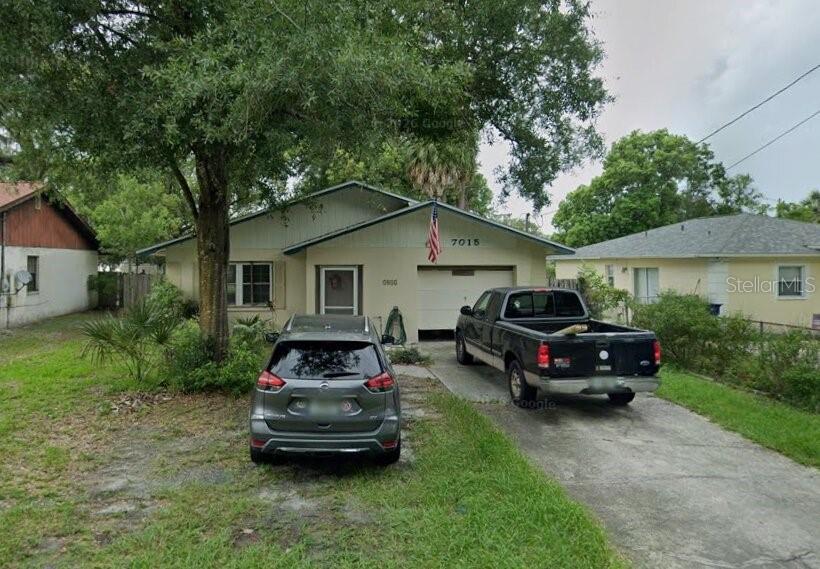7015 N PALMETTO LANE