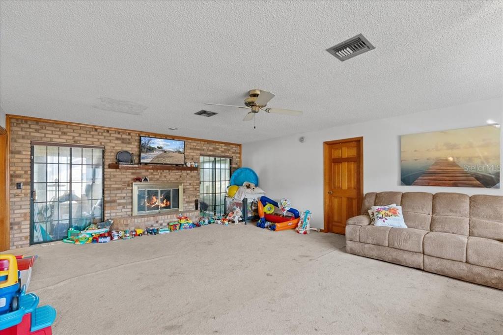 910 WHITEWOOD DRIVE, DELTONA, FL — photo 2 of 30
