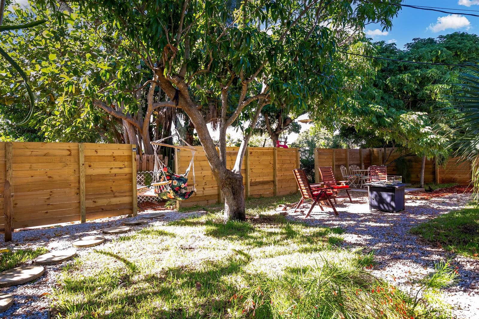 609 S Arnold Avenue, Lantana FL 33462