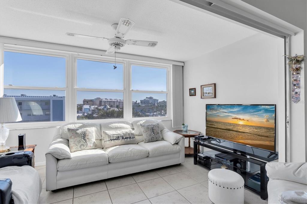 5575 GULF BOULEVARD UNIT 424