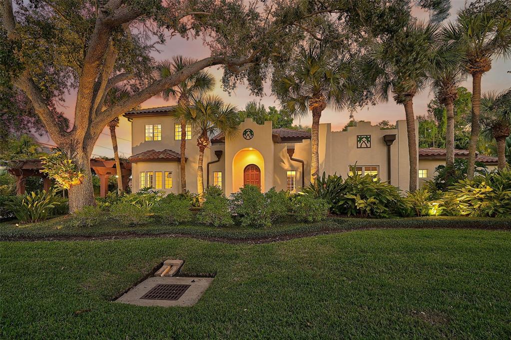4439 WESTWOOD LANE