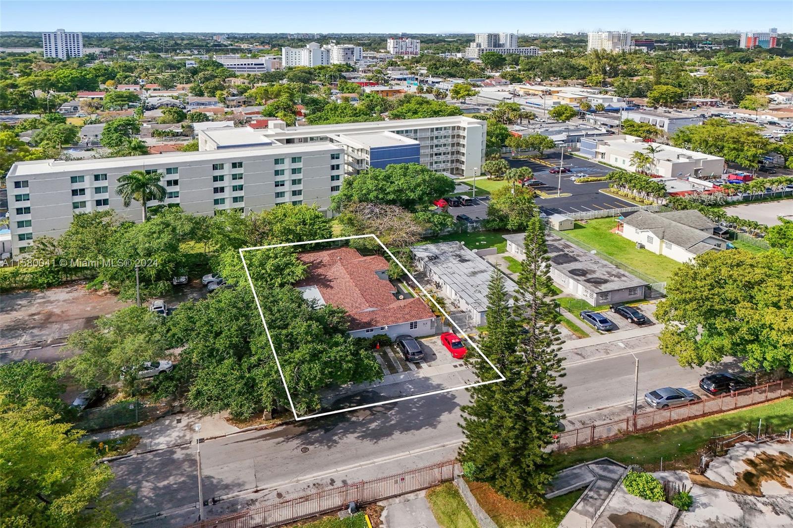 1751 NW 29th St, Miami FL 33142