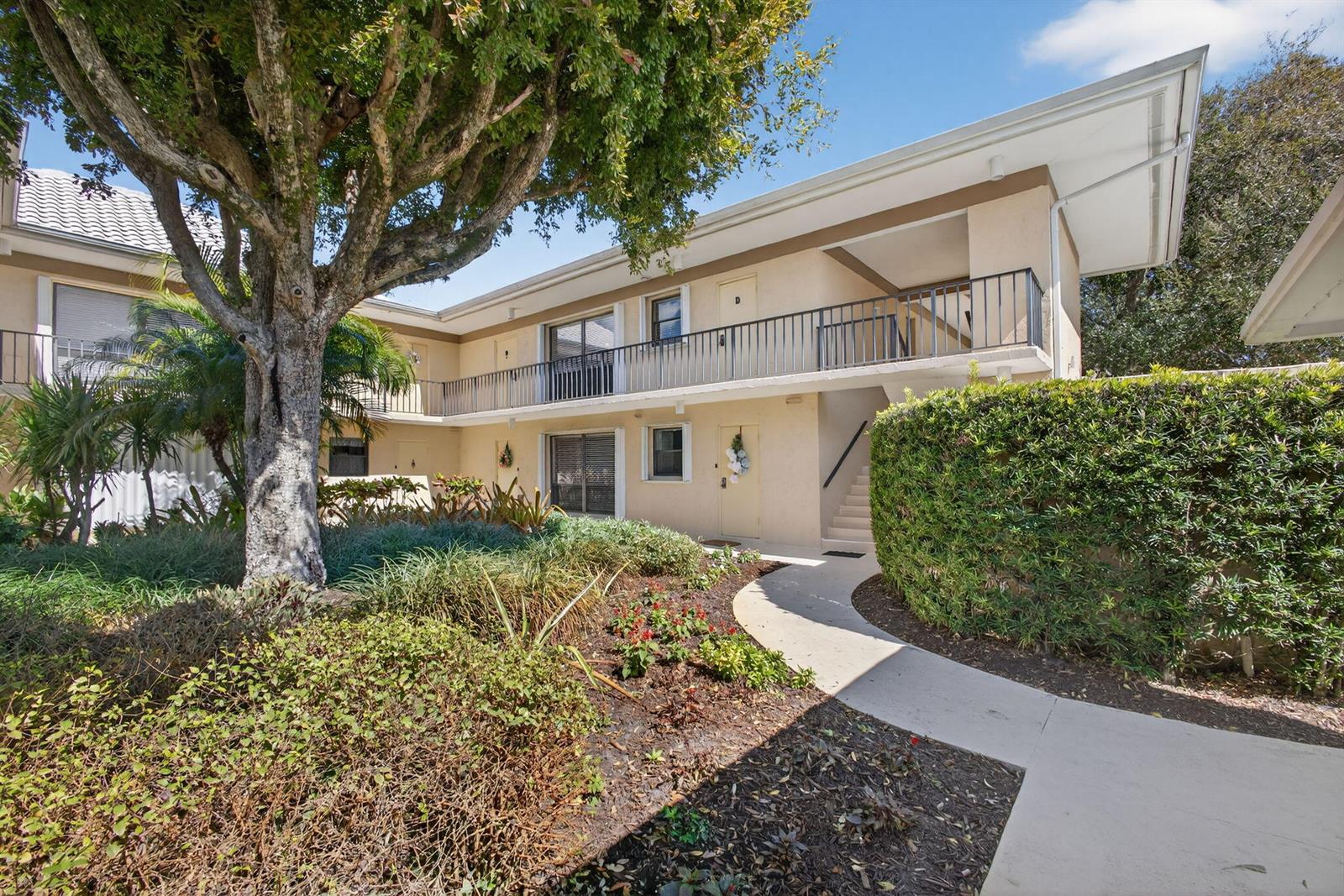 17 SE Turtle Creek Drive Unit D, Jupiter FL 33469