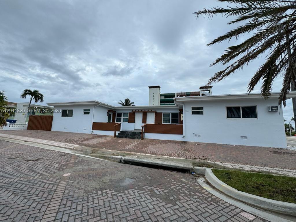 338 Roosevelt St # 1001, Hollywood FL 33019