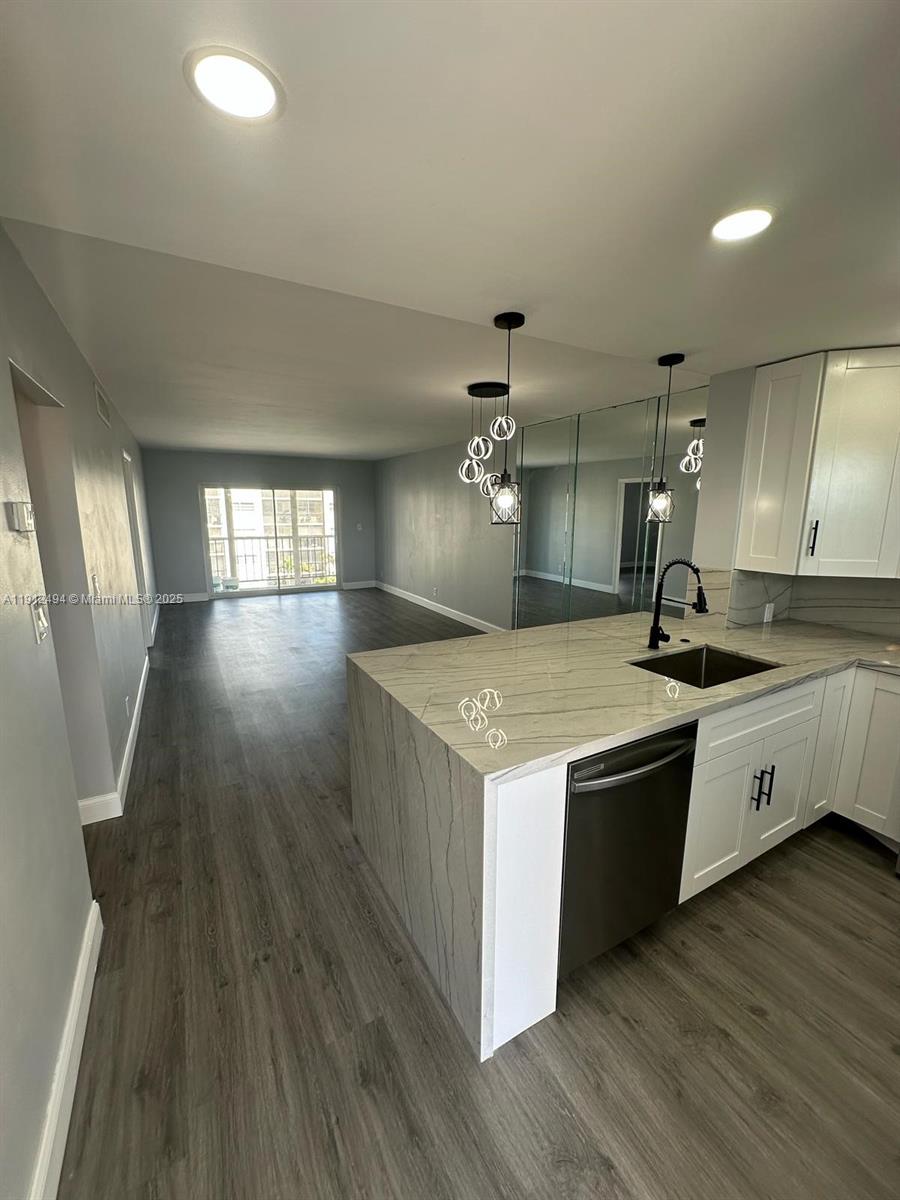 220 SW 9th Ave # 406, Hallandale Beach FL 33009