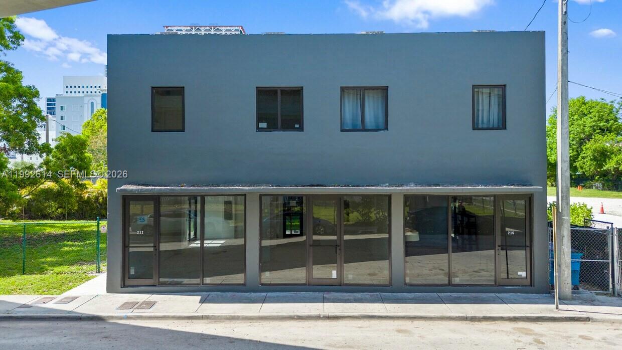 216 NW 11th St, Miami FL 33136