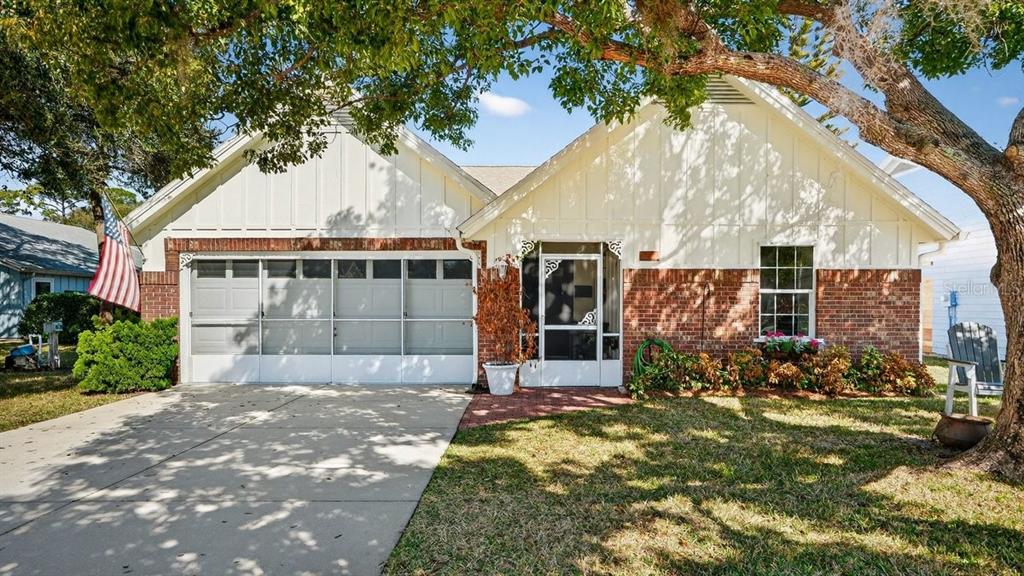 701 PINE SHORES CIRCLE