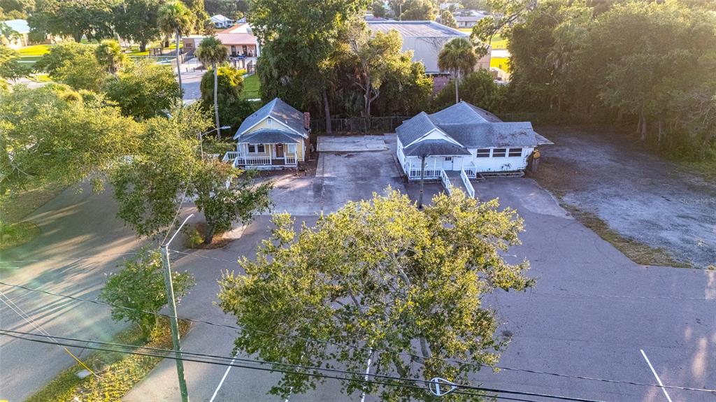 1042 N DIXIE FREEWAY