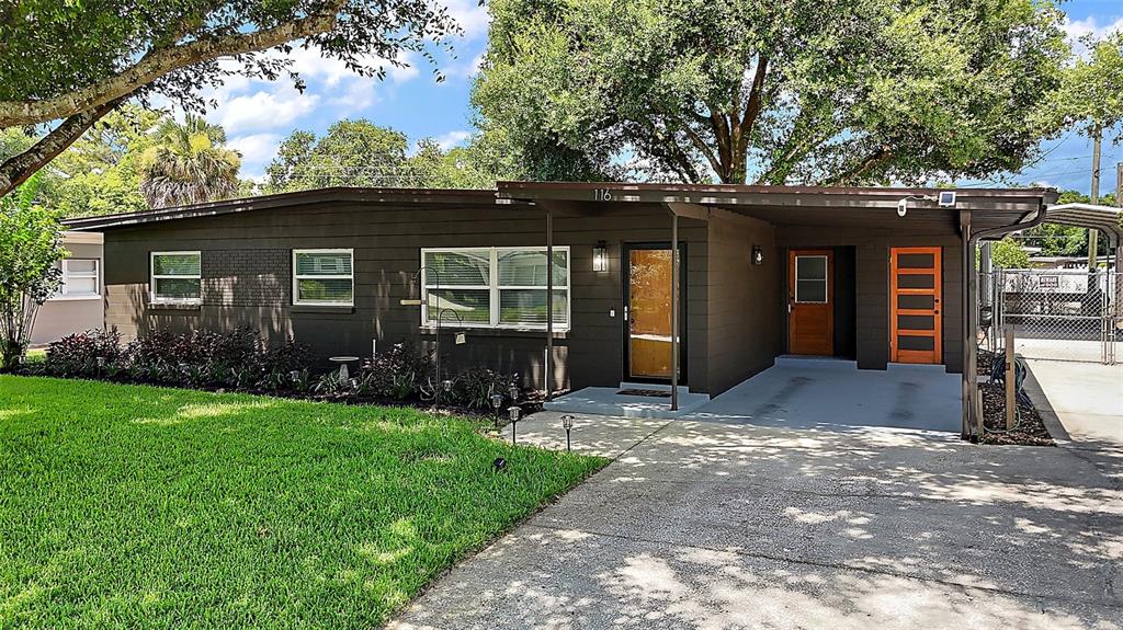 116 E LAUREN COURT