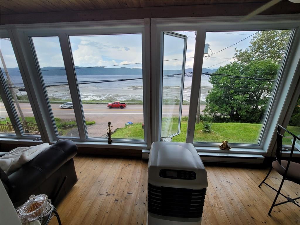 GLASS ROOM — 6975 S Blvd.de Lane, QC, QC
