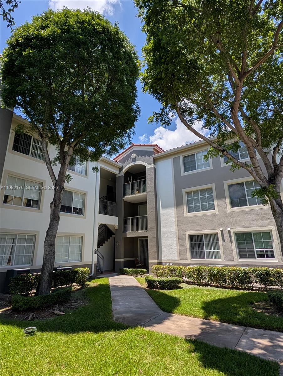 6831 SW 44th St # 203, Miami FL 33155