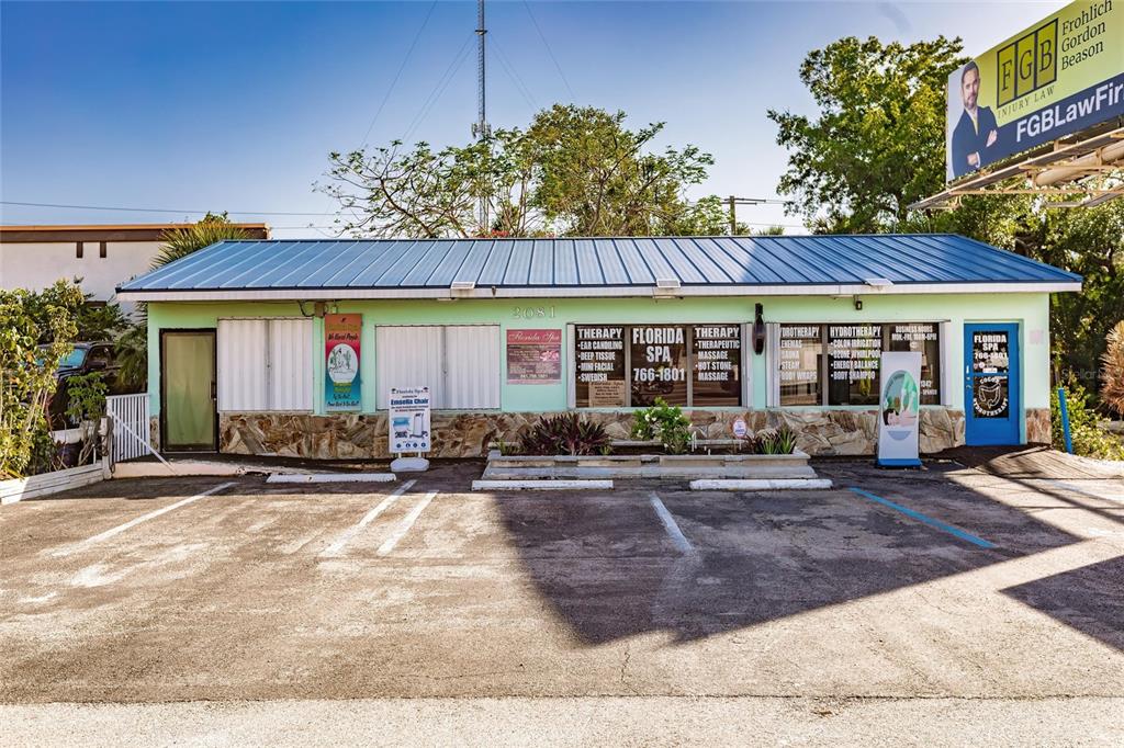 2081 TAMIAMI TRAIL